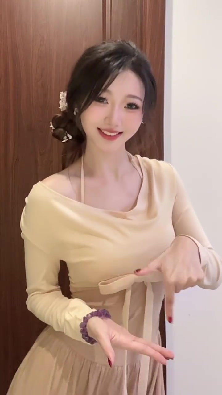 金年会体育LPL主持阿芙分享视频：能感觉的出来这是九万字吗