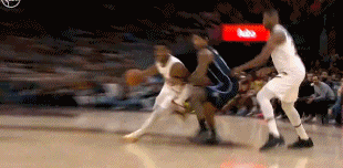 金年会体育生涯十佳！多诺万-米切尔中路突击 起飞滑翔双手暴力抡扣砸进篮筐