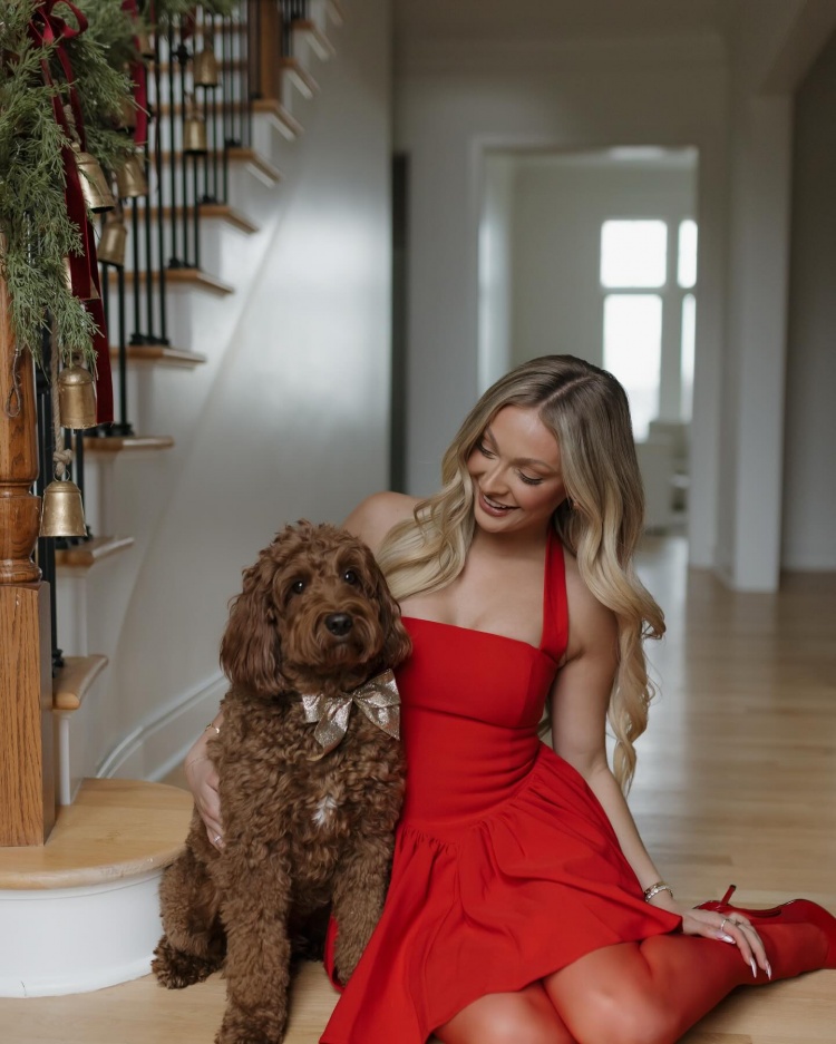 金年会体育哈利伯顿晒与女友合照：六年光阴&无数回忆&余生共度 爱你❤️