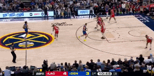 金年会体育外线开炮！约基奇侧翼接球面对祖巴茨 出手三分正中靶心