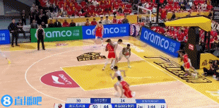 jinnianhui金年会冲劲十足！段昂君连中两球 将分差缩小到4分打停广厦