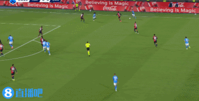 金年会体育半场-那不勒斯暂1-0卡利亚里 麦克托米奈精彩凌空侧勾破门